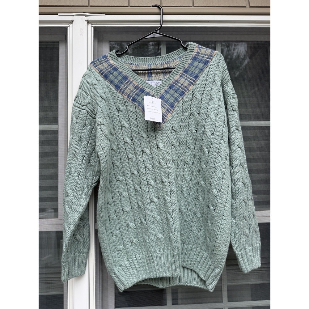 The Weathervane Men's V-neck cable knit sweater New w/ tags Small